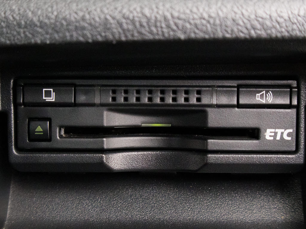 ★ＥＴＣが装備されています！！高速道路を
利用する際は必需品ですよね！！ストレス無
く料金所を通過出来ます！