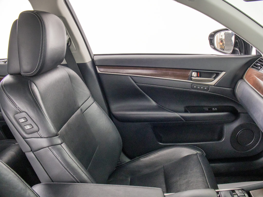 当社では、一般のクリーニングでは満足せず
、オゾンを利用した、根本的な脱臭・消臭・
除菌クリーニングも承っております！