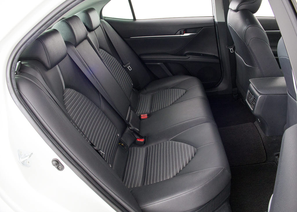 後席シートの状態も綺麗ですので気持ちよく
御乗り頂けます。