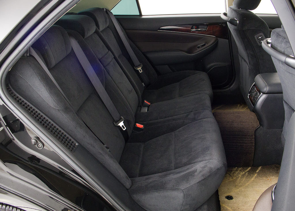 座り心地の良いモケットシートです！モケッ
トｏｒ本革・・どちらがお好みですか？当社
では、本革シートへの張替えも出来ます！お
好きな色で施工出来ます！格安にて承ります
！お気軽にどうぞ！