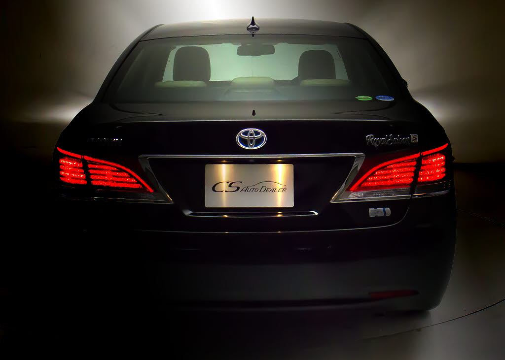 ★テールスモークやＬＥＤ加工、マフラー、
ルーフスポイラー、エアロパーツなど取り付
け承ります！