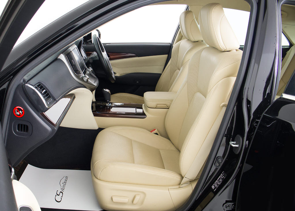 快適エアシート＆シートヒーターを装備して
います！高級車ならではの装備です！シート
が暖まる機能！シートから冷風が出る機能！
どちらも付いています！！寒い冬も、暑い夏
も快適にご乗車頂けます！！