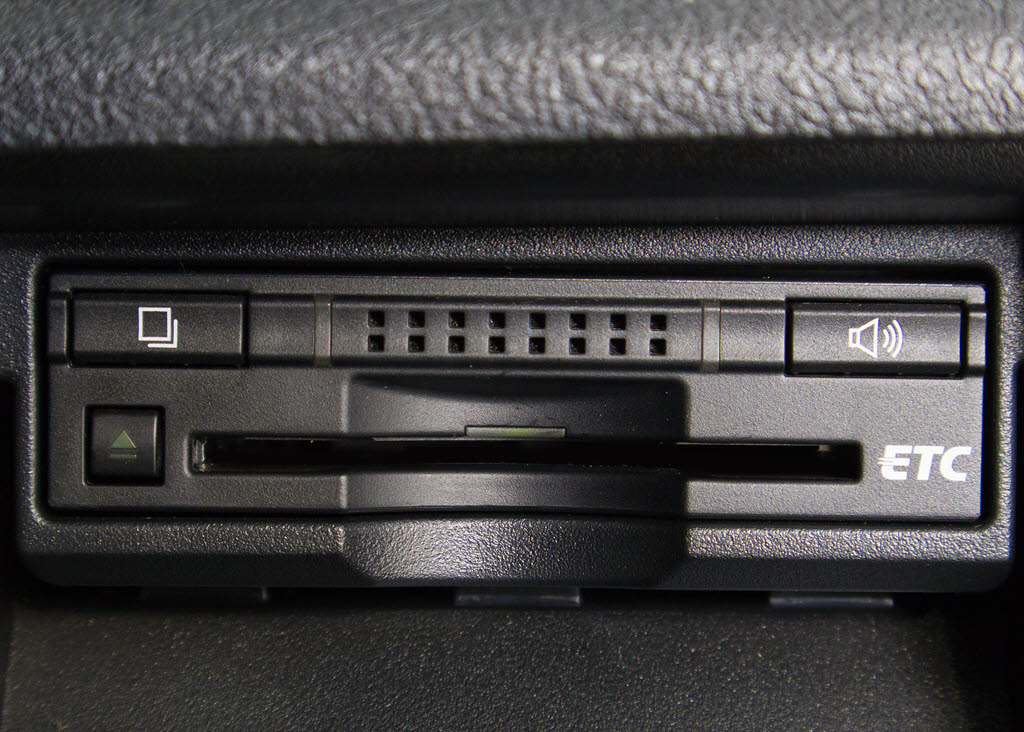 ★ＥＴＣが装備されています！！高速道路を
利用する際は必需品ですよね！！ストレス無
く料金所を通過出来ます！