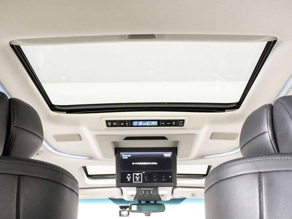 ★ツインサンルーフ★希少装備を装着！開放
的な空間をお楽しみください！