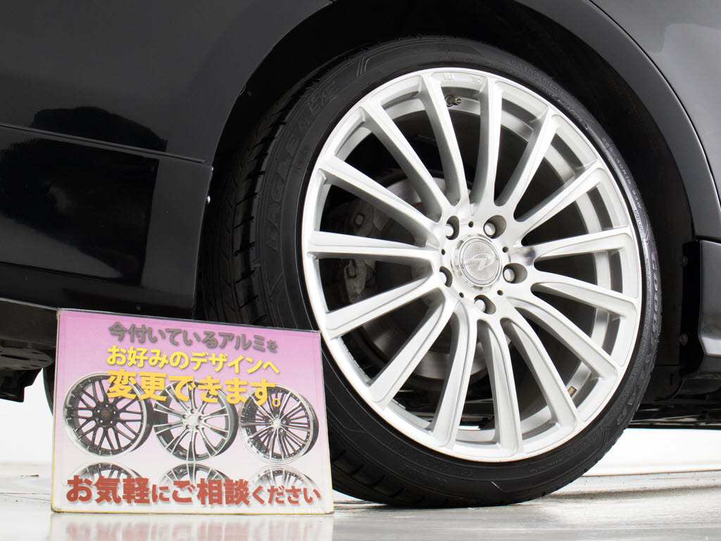 ウェッズ製１９インチアルミホイール装着済
みです！アルミホイールの変更も可能です！
お客様のお好みの１台を作成可能となります
！※詳細はスタッフまでお尋ねください。