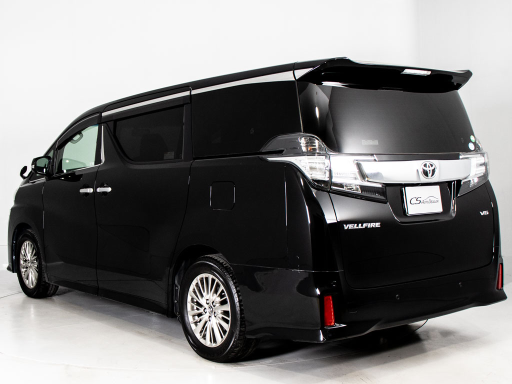 ★展示前点検実施★特殊な機材も用いて、全
車点検を実施しております！