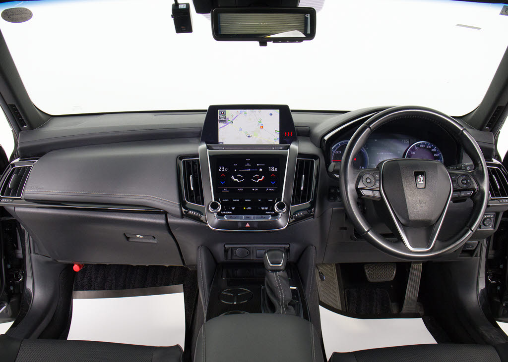 禁煙車です！室内は嫌なニオイも無く、すご
く綺麗な状態です！禁煙車・・特にセダンタ
イプのお車では少ないですよね！！タバコの
ニオイが苦手なお客様必見です！快適にご乗
車頂けます！！