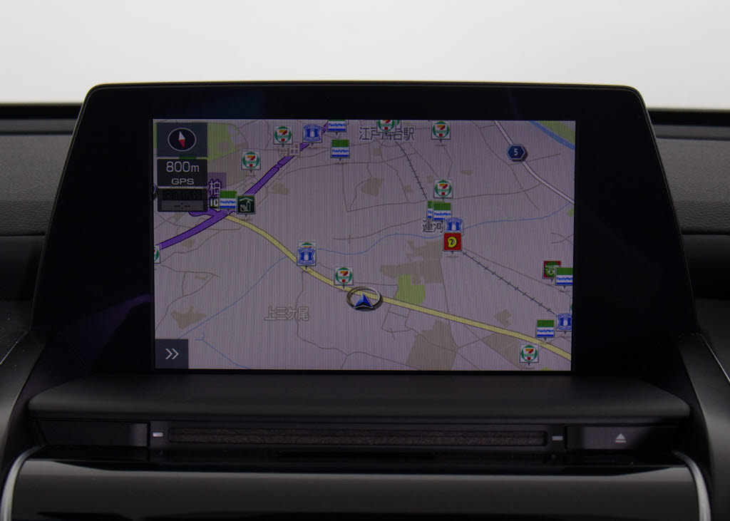 メーカー純正の大画面ＳＤナビが装備されて
います！操作も簡単！見やすい！純正だから
こその使いやすさ！