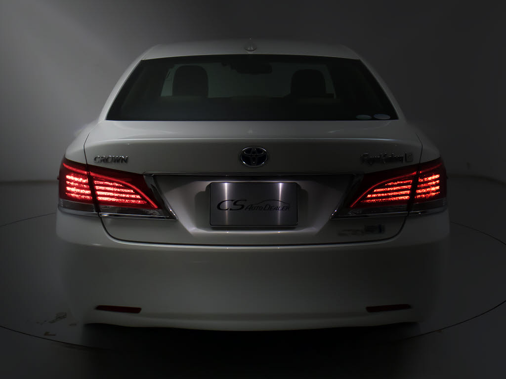 ★テールスモークやＬＥＤ加工、マフラー、
ルーフスポイラー、エアロパーツなど取り付
け承ります！