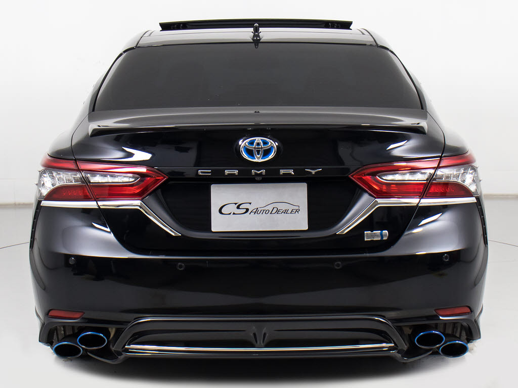 ＢＬＩＴＺ製４本出しマフラー装着！！純正
の雰囲気を崩さずにスポーティーさを演出い
たします！！