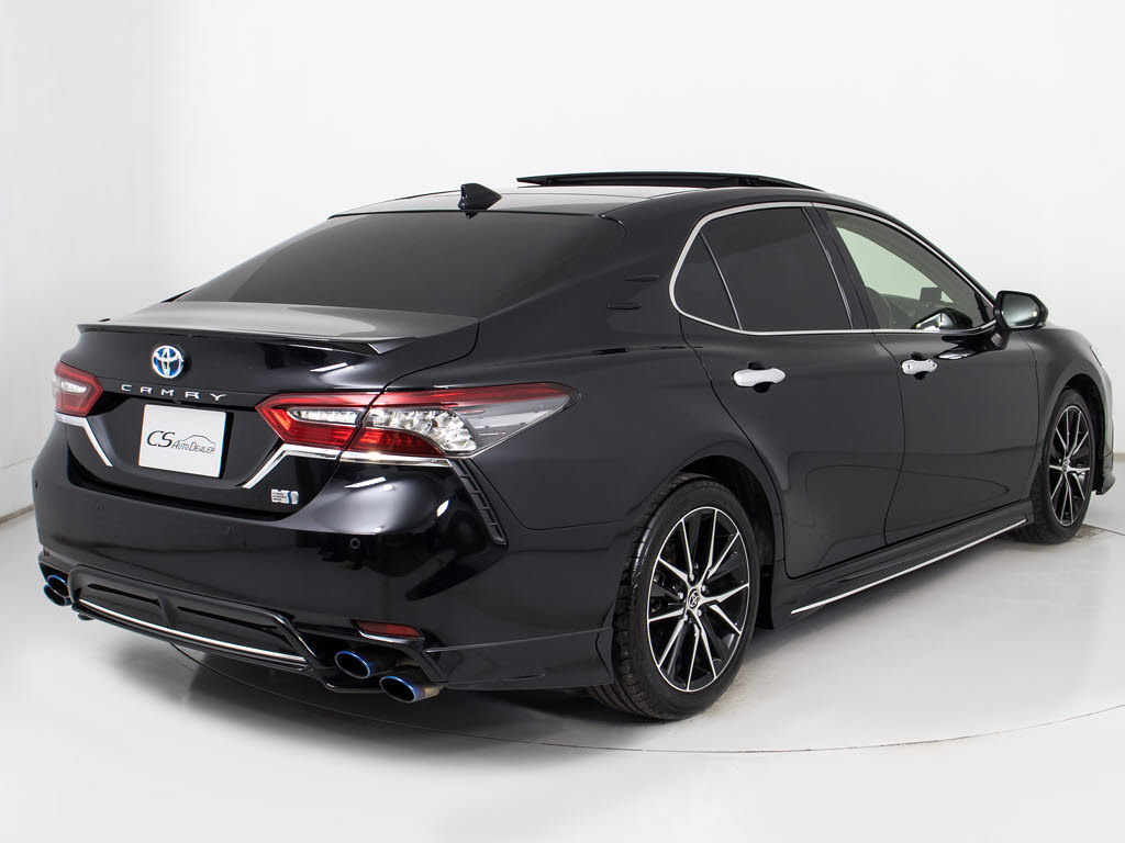 ＢＬＩＴＺ製４本出しマフラー装着！！純正
の雰囲気を崩さずにスポーティーさを演出い
たします！！