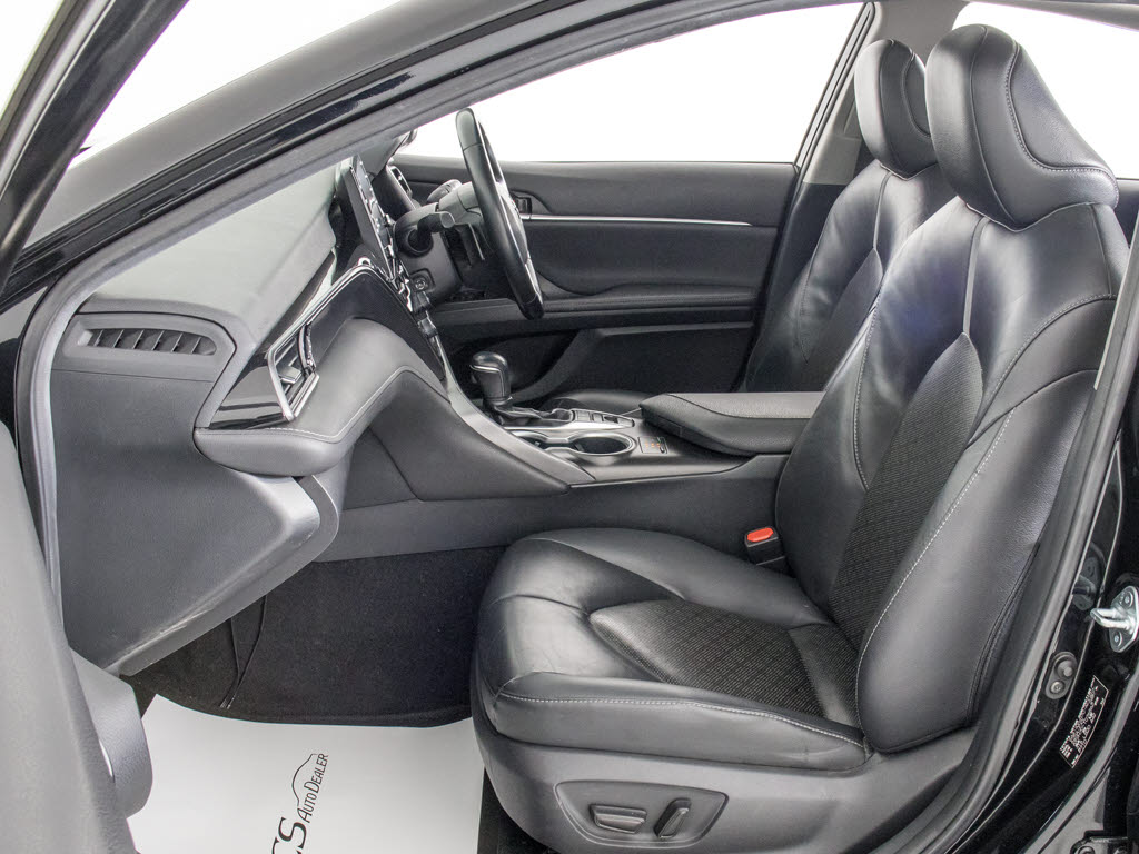 シートヒーターを装備しています！高級車な
らではの装備です！シートが暖まりますので
、寒い冬場も快適にご乗車頂けます！腰にも
優しい！お子様や女性にも嬉しい装備ですね
！！