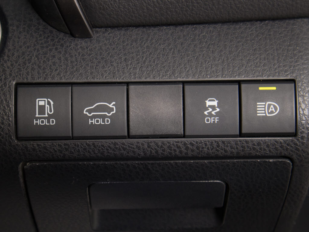 ★使いやすさや安全性を追求したステアリン
グ周り！高級車ゆえにスイッチ類が多いのも
特徴ですね！考え尽くされた配置ですぐに使
いこなす事が出来ますのでご安心下さい！是
非、体感してみて下さい！！