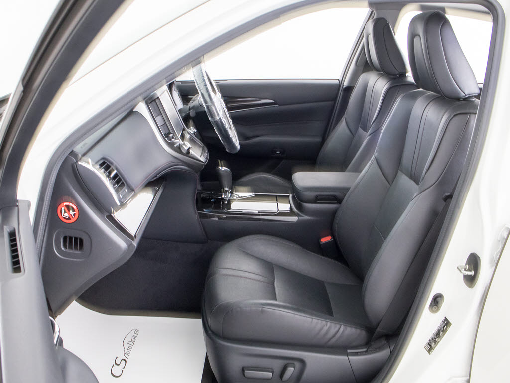 快適エアシート＆シートヒーターを装備して
います！高級車ならではの装備です！シート
が暖まる機能！シートから冷風が出る機能！
どちらも付いています！！寒い冬も、暑い夏
も快適にご乗車頂けます！！