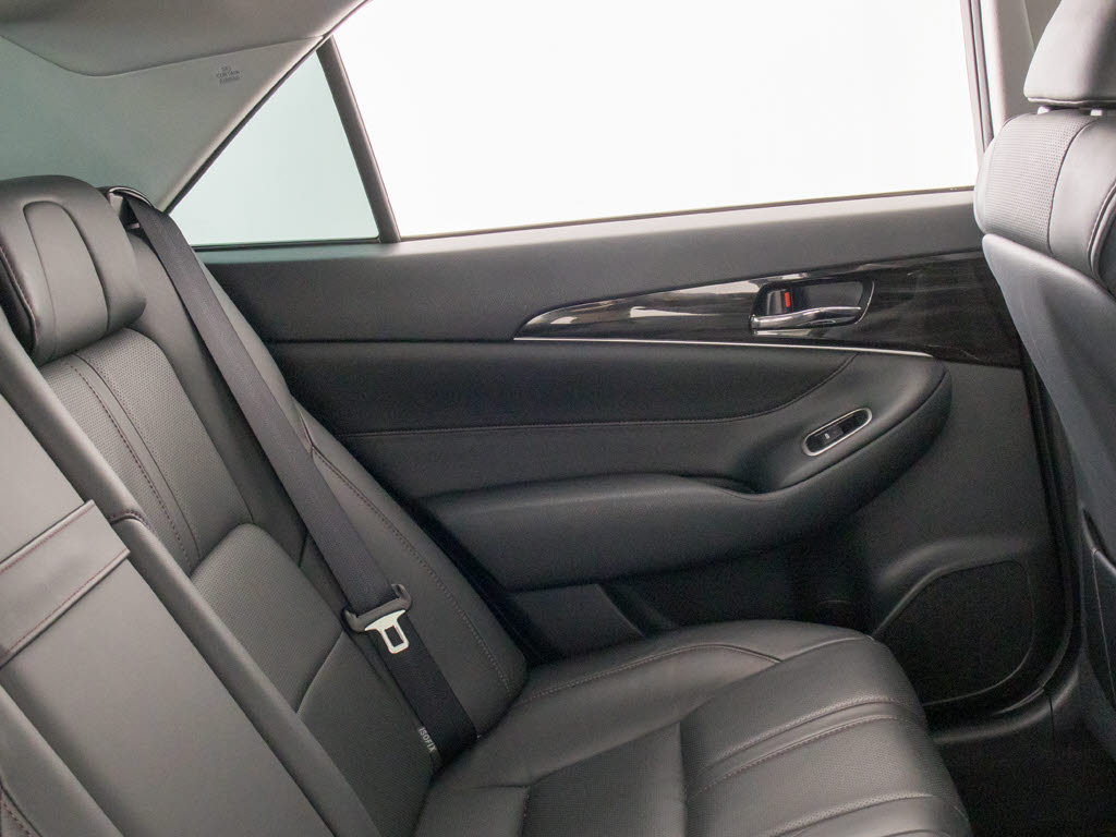 当社では、オゾンＯ３を利用した、根本的な
脱臭・消臭・除菌クリーニングを承っており
ます！こだわりのクリーニングで綺麗なお車
をご提供可能です！