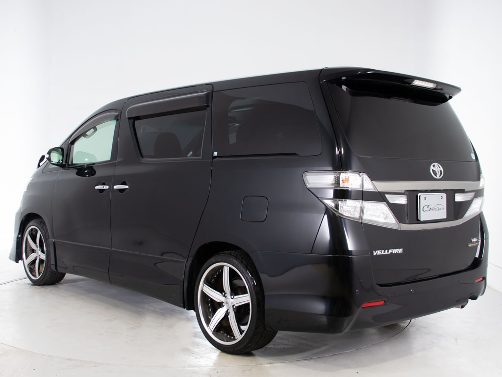 ★展示前点検実施★特殊な機材も用いて、全
車点検を実施しております！