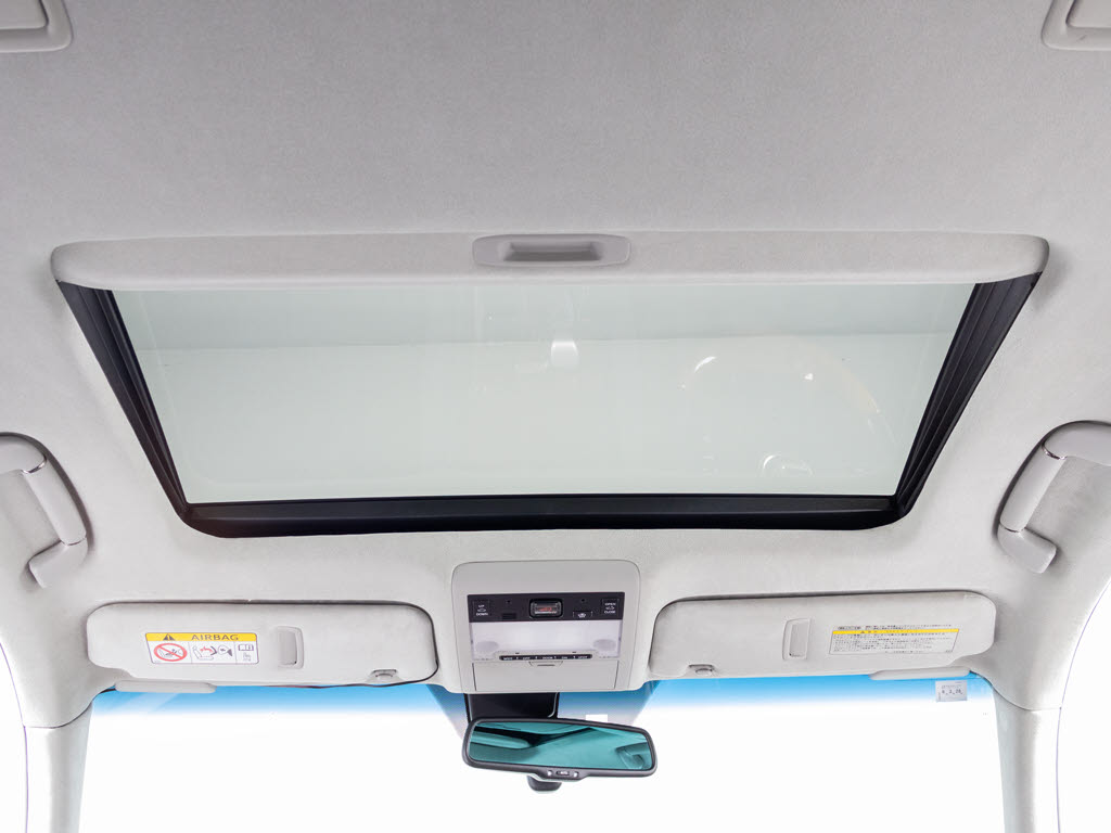 お探しの方必見の人気装備サンルーフ！