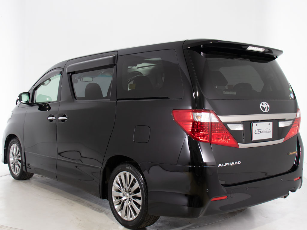 ★展示前点検実施★特殊な機材も用いて、全
車点検を実施しております！