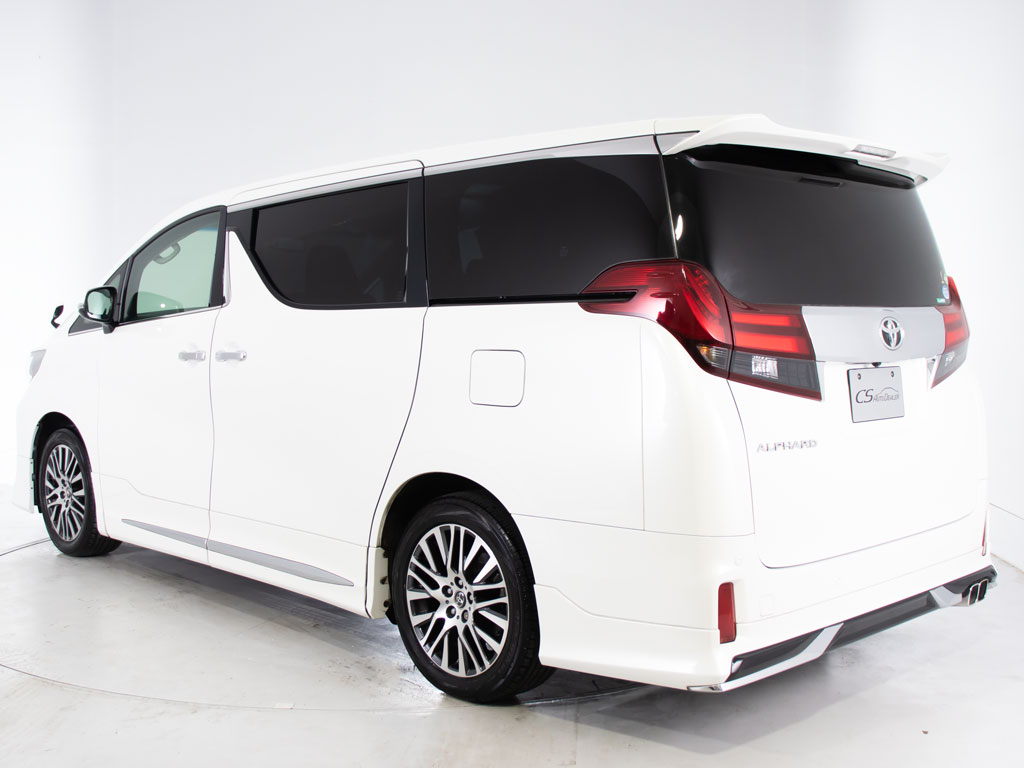 ★展示前点検実施★特殊な機材も用いて、全
車点検を実施しております！