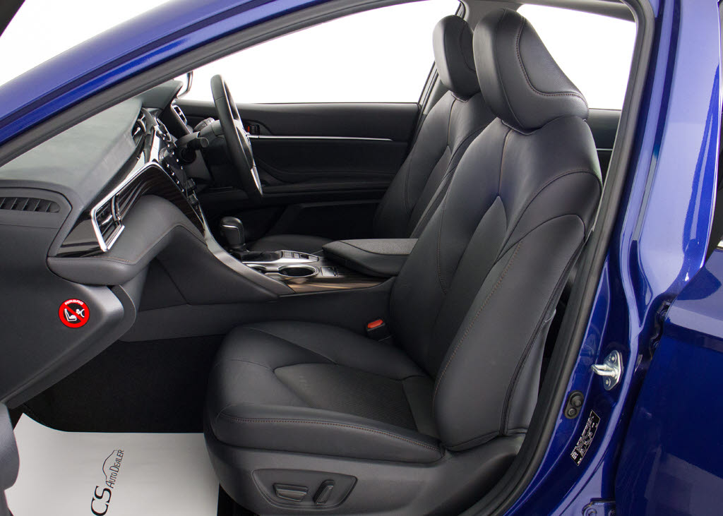 シートヒーターを装備しています！高級車な
らではの装備です！シートが暖まりますので
、寒い冬場も快適にご乗車頂けます！腰にも
優しい！お子様や女性にも嬉しい装備ですね
！！