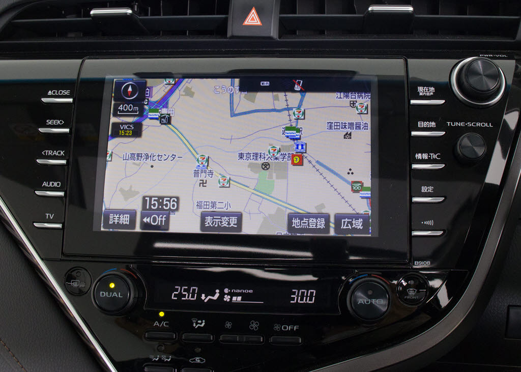 ★メーカーオプションの大画面ＳＤナビが装
備されています！地図情報の更新も出来ます
ので安心してお使い頂けます！