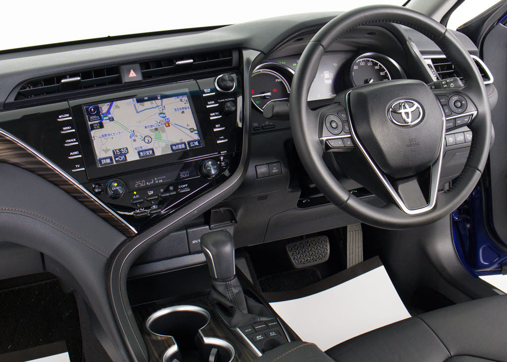 ★使いやすさや安全性を追求したステアリン
グ周り！高級車ゆえにスイッチ類が多いのも
特徴ですね！考え尽くされた配置ですぐに使
いこなす事が出来ますのでご安心下さい！是
非、体感してみて下さい！！