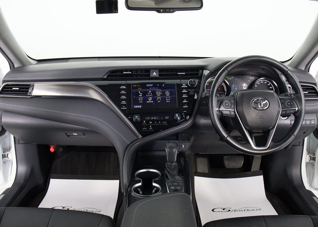 禁煙車です！室内は嫌なニオイも無く、すご
く綺麗な状態です！禁煙車・・特にセダンタ
イプのお車では少ないですよね！！タバコの
ニオイが苦手なお客様必見です！快適にご乗
車頂けます！！