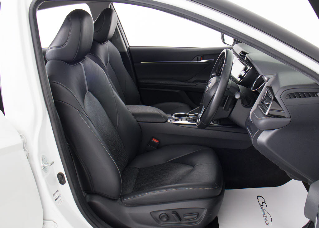 パワーシート装備！シート位置の微調整が電
動で可能となります！