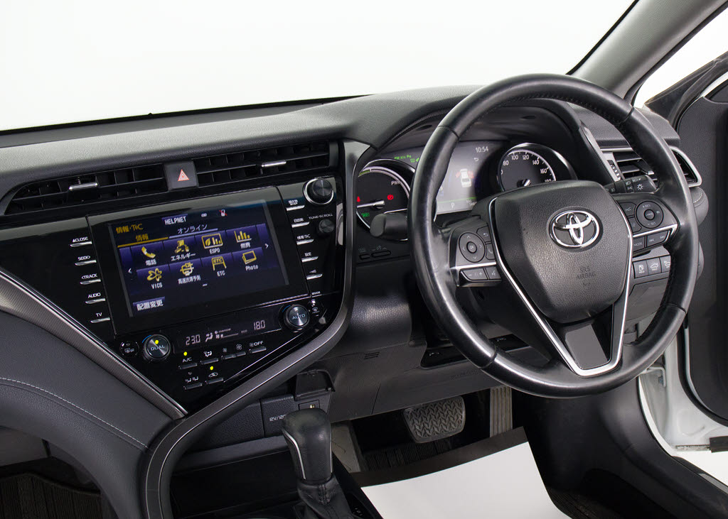 ★使いやすさや安全性を追求したステアリン
グ周り！高級車ゆえにスイッチ類が多いのも
特徴ですね！考え尽くされた配置ですぐに使
いこなす事が出来ますのでご安心下さい！是
非、体感してみて下さい！！