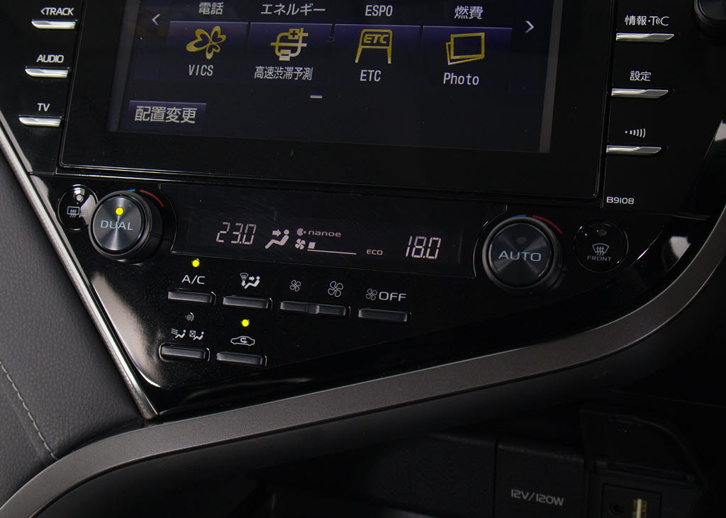 ★使いやすさや安全性を追求したステアリン
グ周り！高級車ゆえにスイッチ類が多いのも
特徴ですね！考え尽くされた配置ですぐに使
いこなす事が出来ますのでご安心下さい！是
非、体感してみて下さい！！