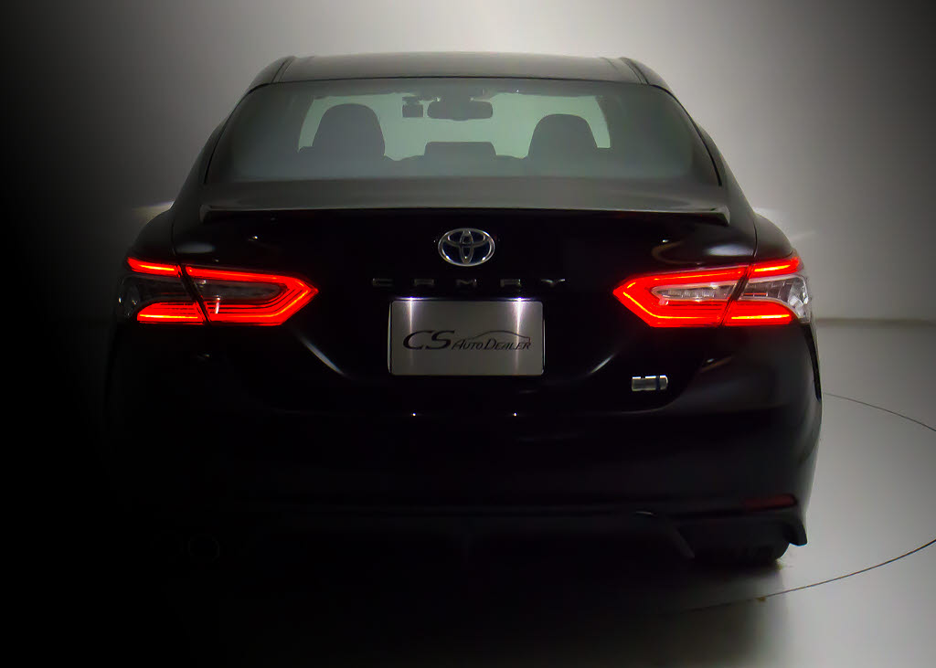 ★テールスモークやＬＥＤ加工、マフラー、
ルーフスポイラー、エアロパーツなど取り付
け承ります！