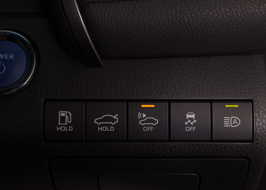 ★使いやすさや安全性を追求したステアリン
グ周り！高級車ゆえにスイッチ類が多いのも
特徴ですね！考え尽くされた配置ですぐに使
いこなす事が出来ますのでご安心下さい！是
非、体感してみて下さい！！