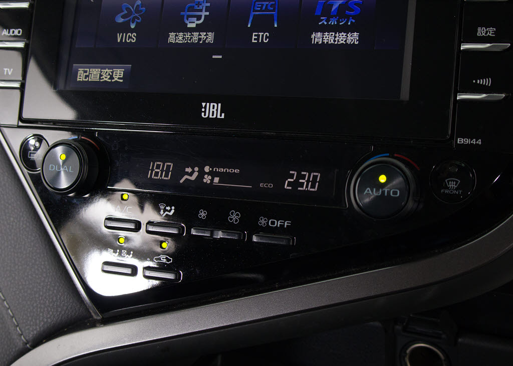 ★使いやすさや安全性を追求したステアリン
グ周り！高級車ゆえにスイッチ類が多いのも
特徴ですね！考え尽くされた配置ですぐに使
いこなす事が出来ますのでご安心下さい！是
非、体感してみて下さい！！