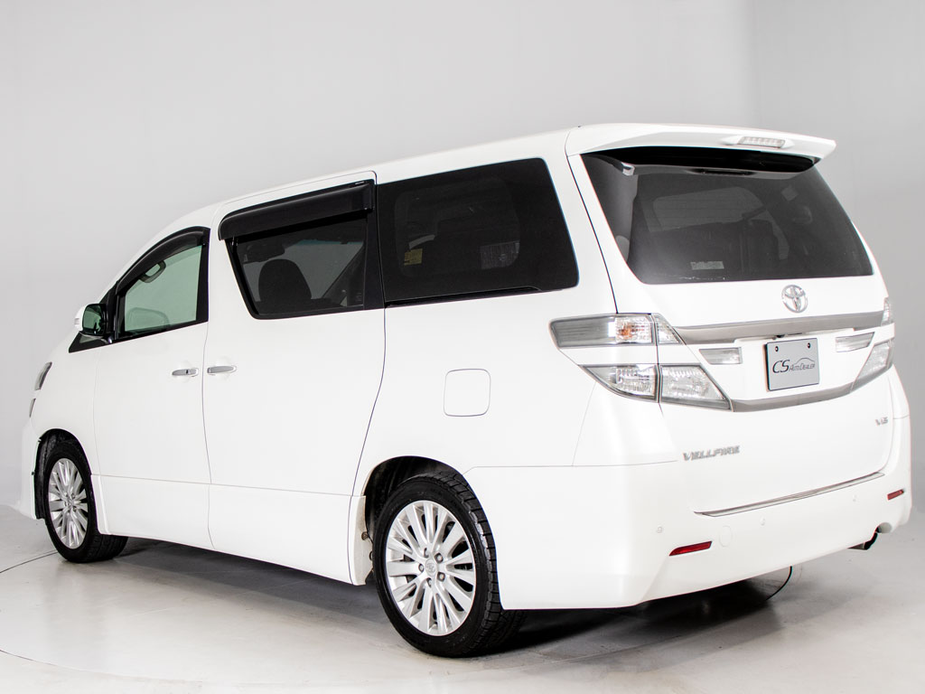 ★展示前点検実施★特殊な機材も用いて、全
車点検を実施しております！