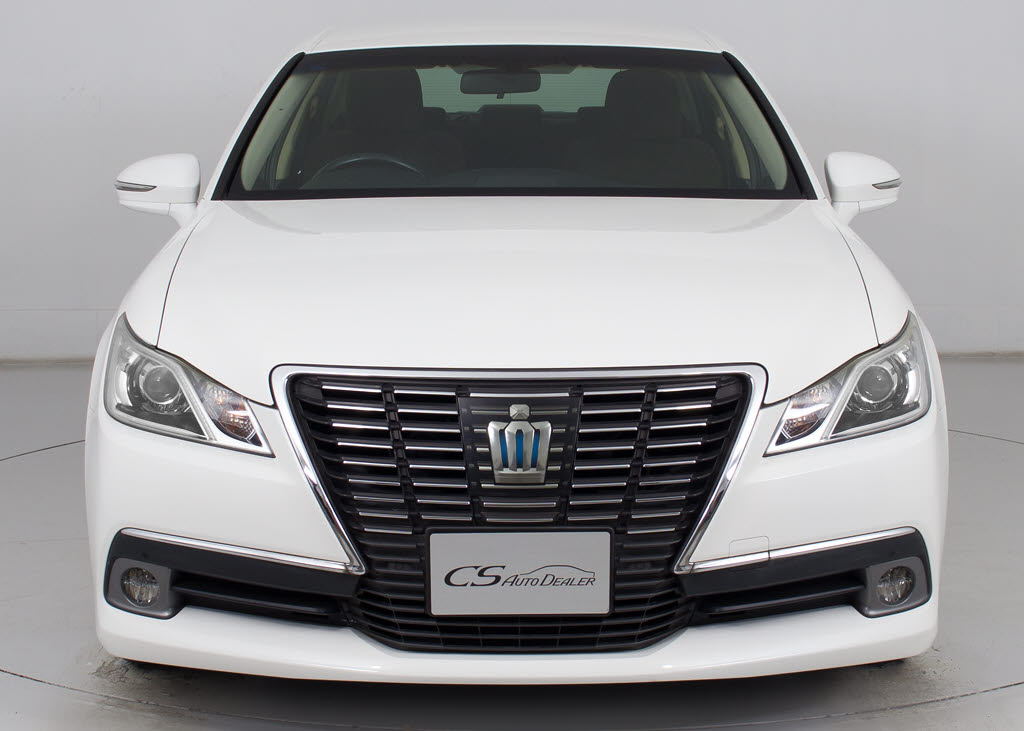 禁煙車です！室内は嫌なニオイも無く、すご
く綺麗な状態です！禁煙車・・特にセダンタ
イプのお車では少ないですよね！！タバコの
ニオイが苦手なお客様必見です！快適にご乗
車頂けます！！