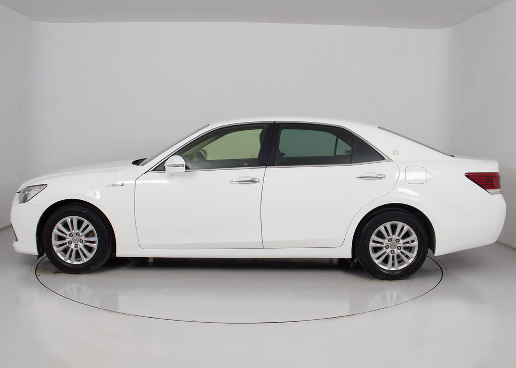 各メーカーのエアロパーツ取り付け承ります
！ご納車迄に仕上げます！格安にて承ります
のでお気軽にお申し付け下さい！！