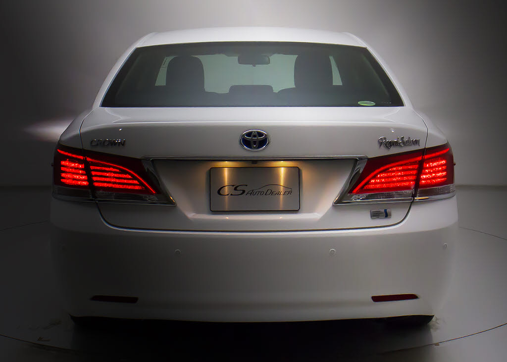 ★テールスモークやＬＥＤ加工、マフラー、
ルーフスポイラー、エアロパーツなど取り付
け承ります！