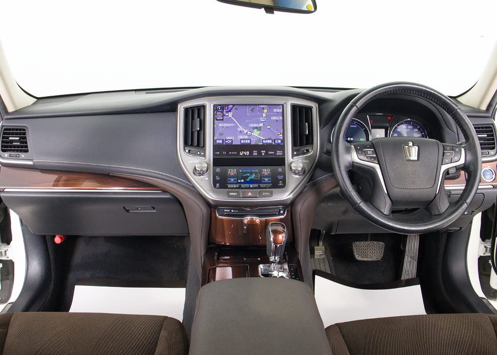 禁煙車です！室内は嫌なニオイも無く、すご
く綺麗な状態です！禁煙車・・特にセダンタ
イプのお車では少ないですよね！！タバコの
ニオイが苦手なお客様必見です！快適にご乗
車頂けます！！