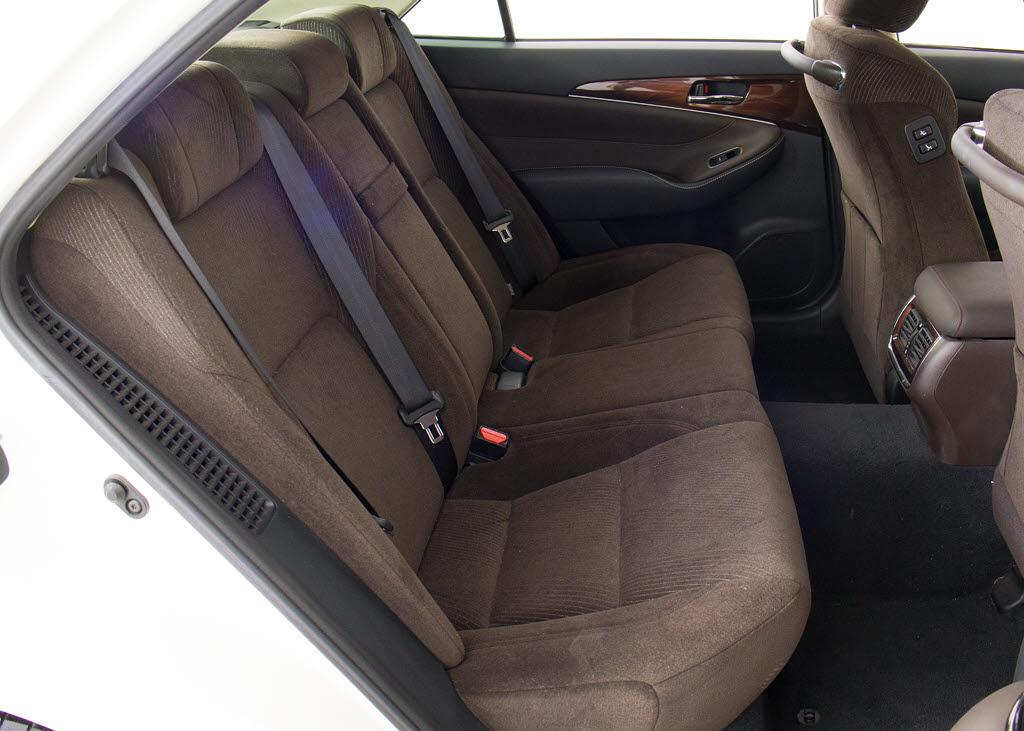 座り心地の良いモケットシートです！モケッ
トｏｒ本革・・どちらがお好みですか？当社
では、本革シートへの張替えも出来ます！お
好きな色で施工出来ます！格安にて承ります
！お気軽にどうぞ！