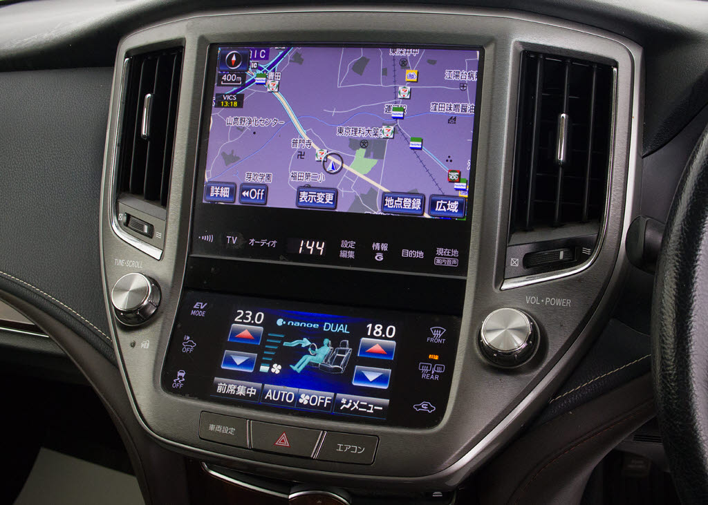 メーカー純正の大画面ＨＤＤナビが装備され
ています！操作も簡単！見やすい！純正だか
らこその使いやすさ！