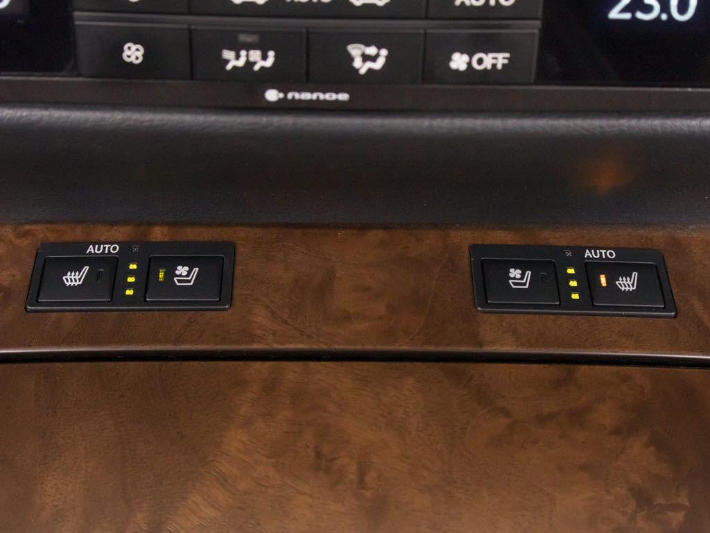 エアシート＆シートヒーターを完備しており
ますのでオールシーズン快適にご乗車頂けま
す。