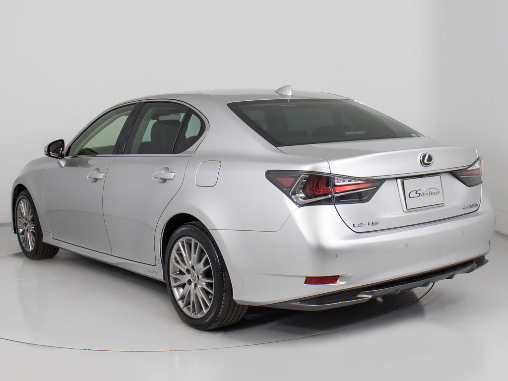 お車の下取りもお任せ下さい！国産、外車、
年式、走行距離問わず、どんなお車でも下取
りさせて頂きます。皆様のご相談お待ちして
おります！