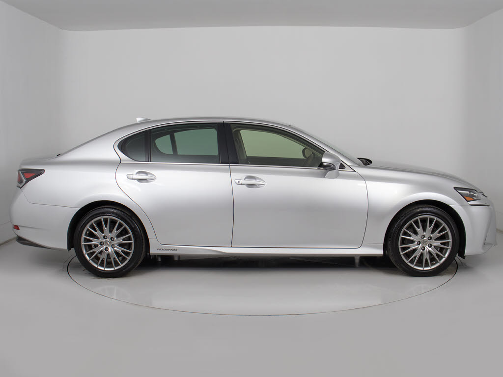 社外アルミホイール取付・スピンドルエアロ
取付・各メーカーエアロ取付・車高調・ロー
ダウン・ライトカスタム・スモークフィルム
施工ＯＫ！お気軽にご相談下さい！