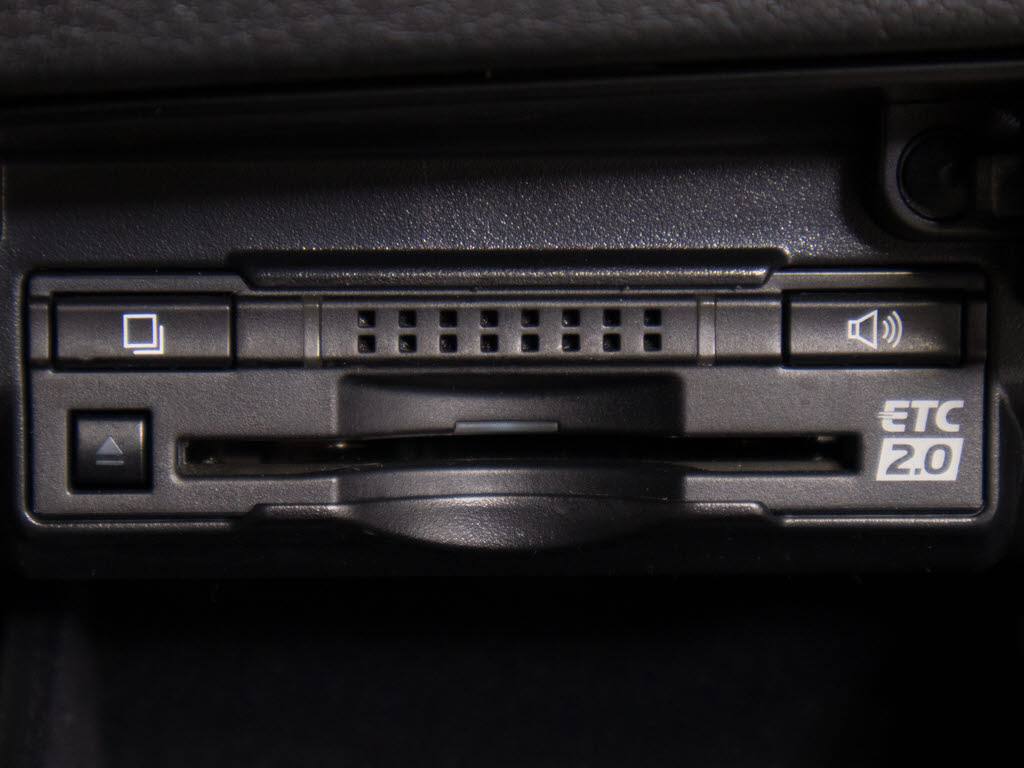 ★ＥＴＣ２．０が装備されています！！社外
品とは違い収まりの良いデザインが人気！高
速道路を利用する際は必需品ですよね！！ス
トレス無く料金所を通過出来ます！！