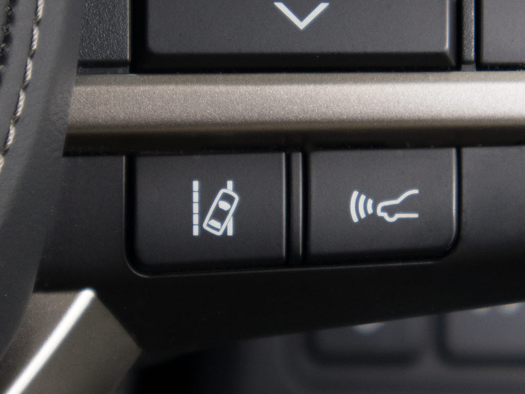 衝突回避支援型プリクラッシュセーフティシ
ステム＋　前方に出現した障害物に対し警報
を発し、ドライバーに警告。同時にブレーキ
アシストにより衝突回避と速度を軽減します
。