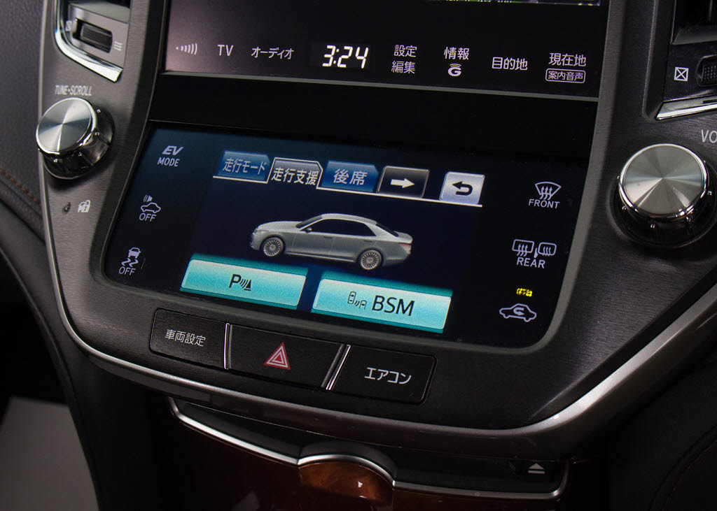 踏み間違い防止機能インテリジェントクリア
ランスソナー！前後４つずつ、計８つのセン
サーで障害物を検知し、アクセルとブレーキ
の踏み間違いの際に、衝突被害軽減ブレーキ
をかけます。