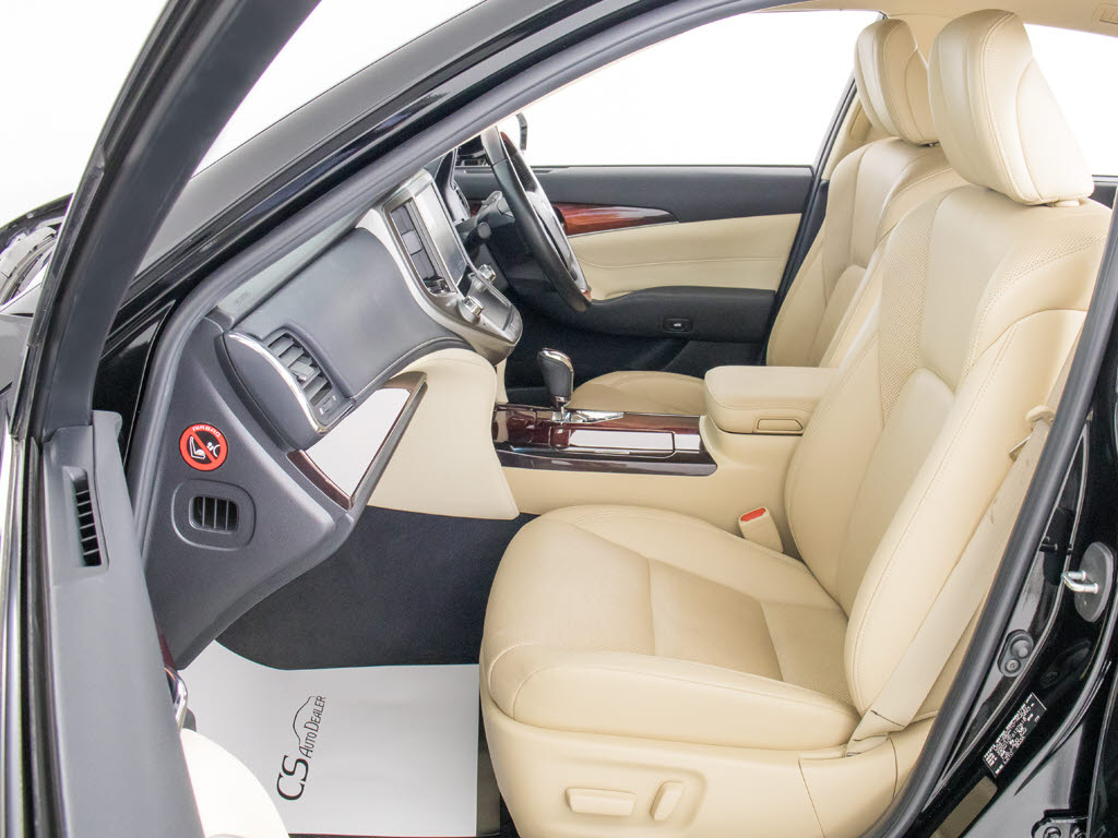 快適エアシート＆シートヒーターを装備して
います！高級車ならではの装備です！シート
が暖まる機能！シートから冷風が出る機能！
どちらも付いています！！寒い冬も、暑い夏
も快適にご乗車頂けます！！