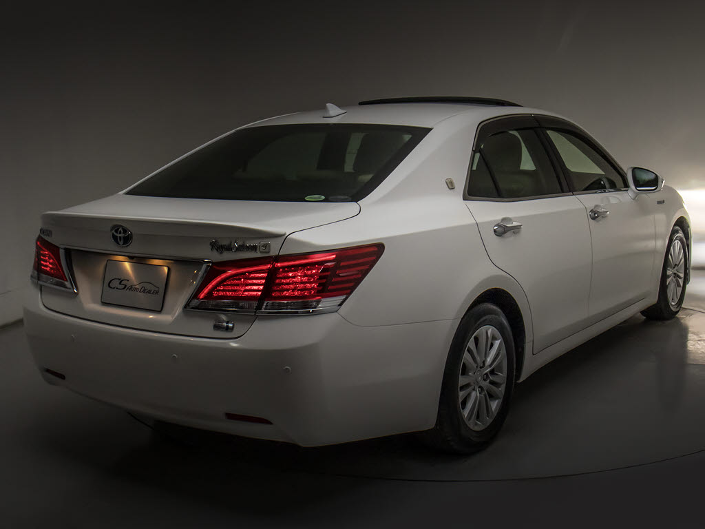 ★テールスモークやＬＥＤ加工、マフラー、
ルーフスポイラー、エアロパーツなど取り付
け承ります！