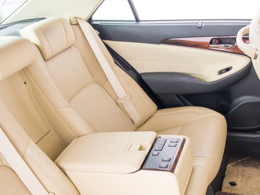 当社では、オゾンＯ３を利用した、根本的な
脱臭・消臭・除菌クリーニングを承っており
ます！こだわりのクリーニングで綺麗なお車
をご提供可能です！