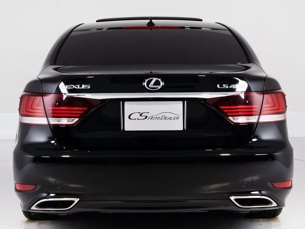 人気のブラック外装！下地作りから実施する
流行りのボディコーティングもご施工可能で
す！